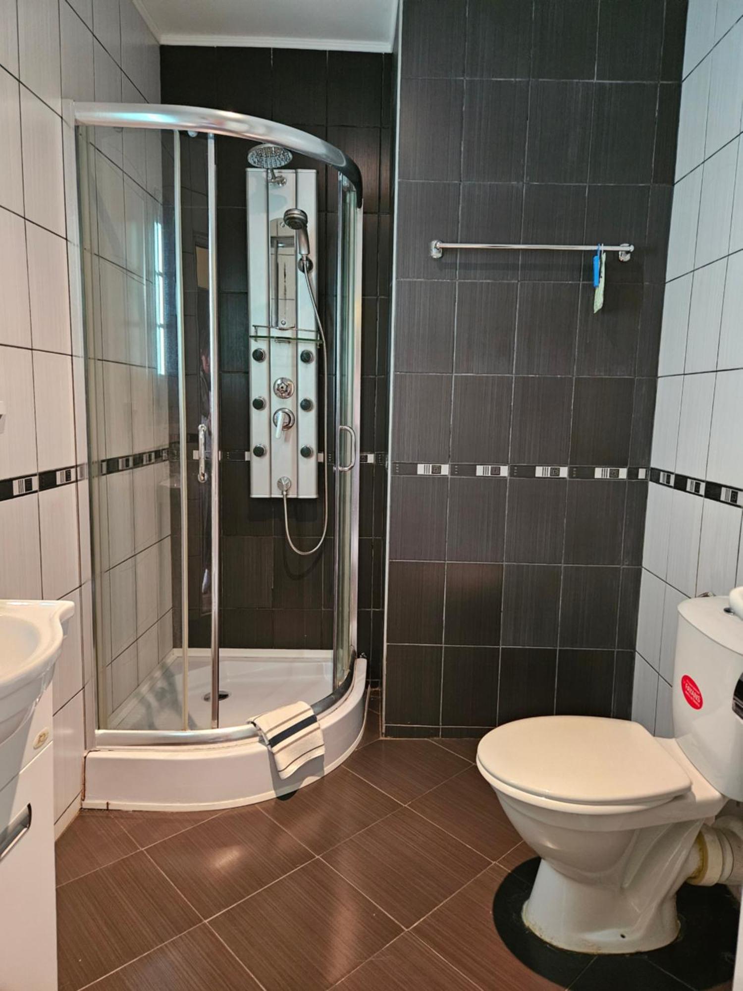 Family Hotel Komhotel Берковица Экстерьер фото