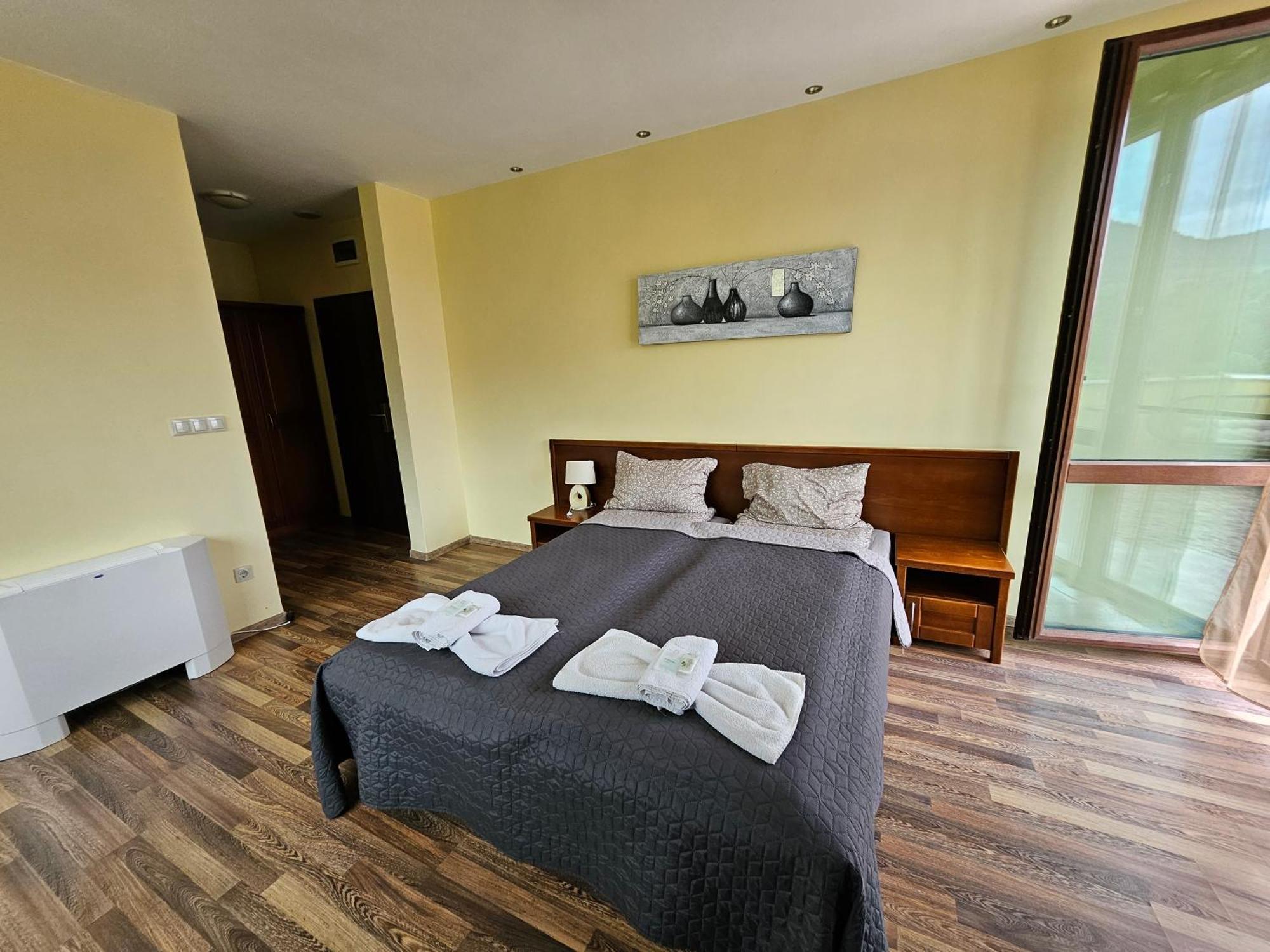 Family Hotel Komhotel Берковица Экстерьер фото