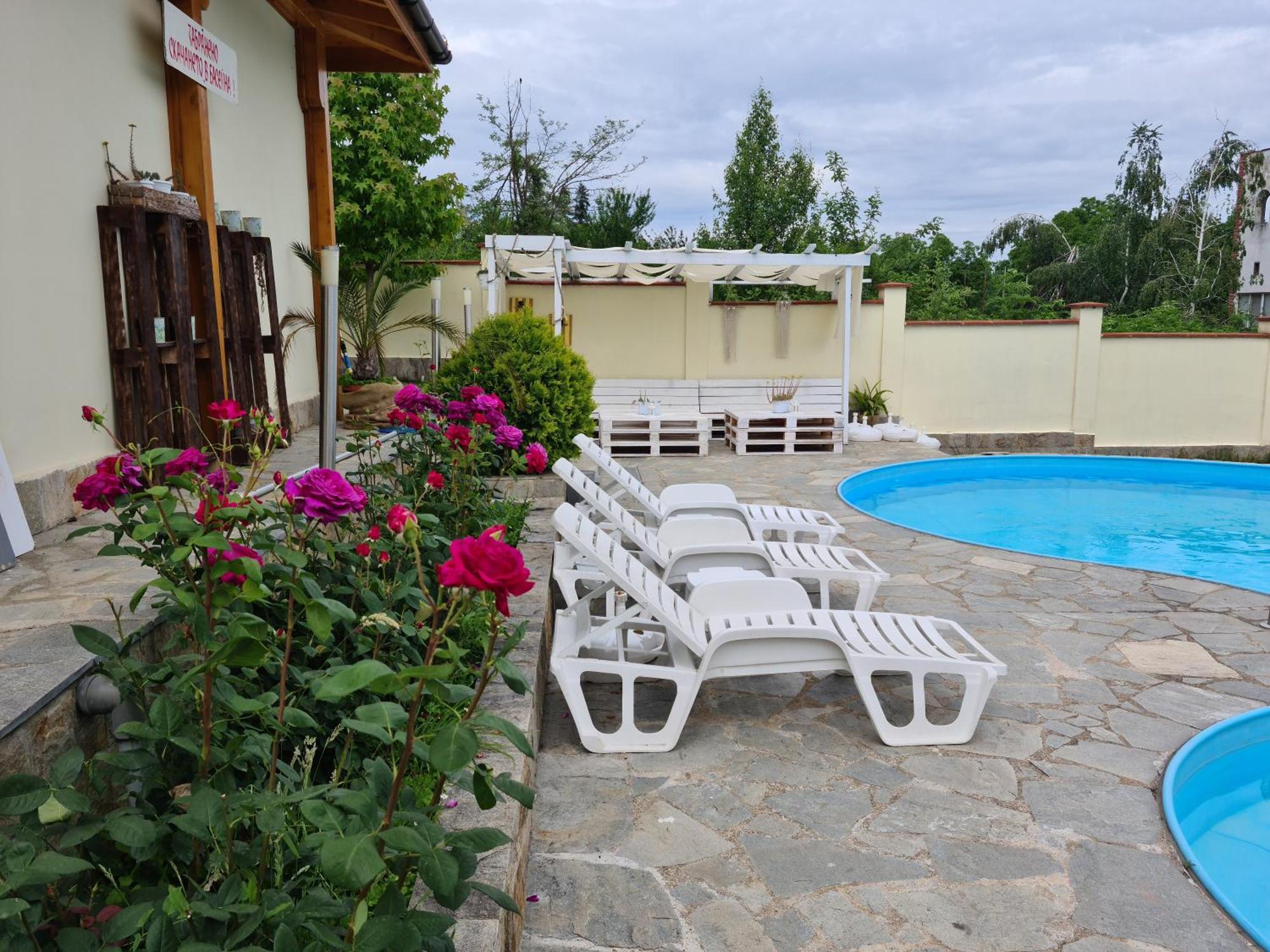 Family Hotel Komhotel Берковица Экстерьер фото