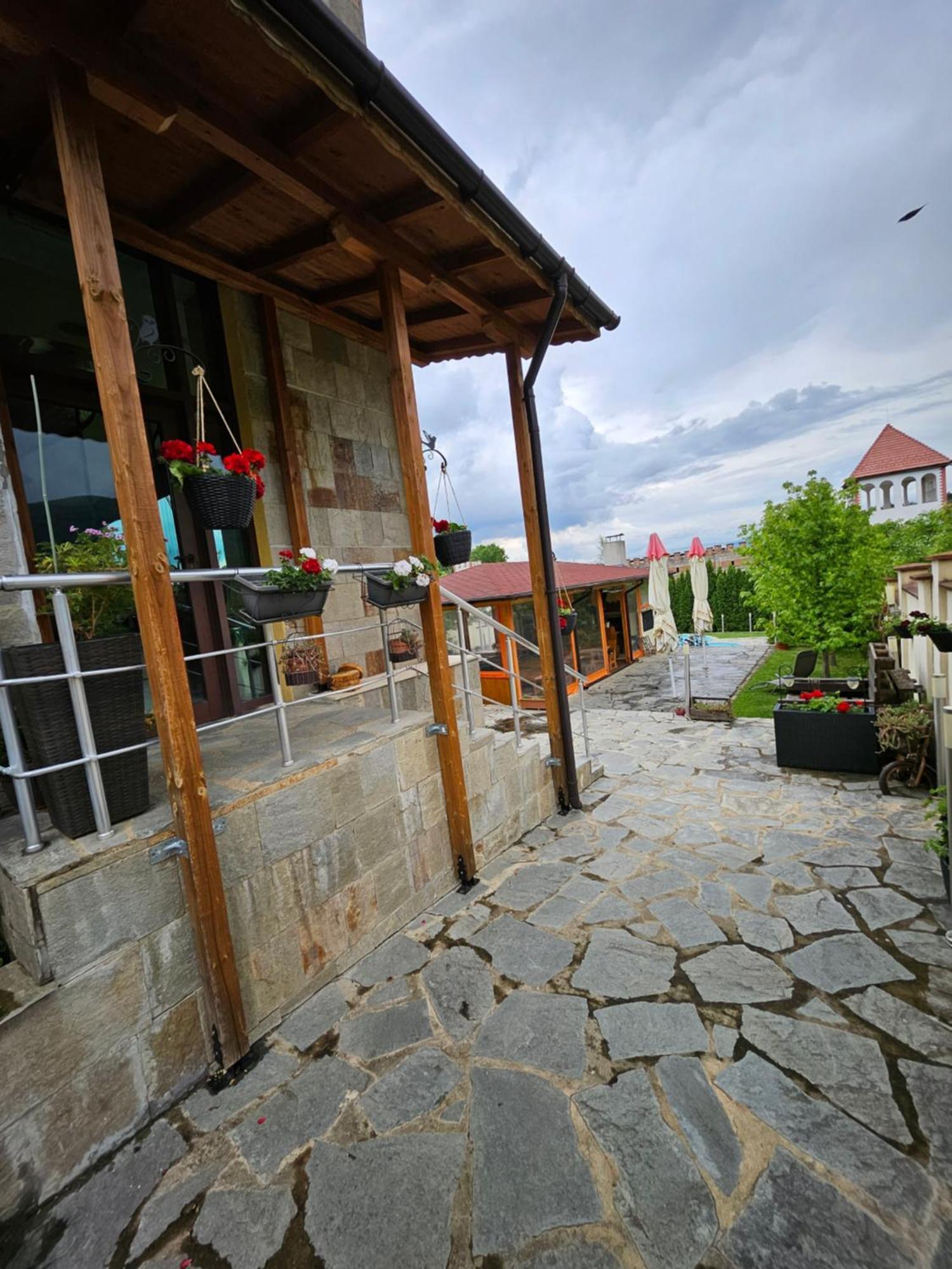 Family Hotel Komhotel Берковица Экстерьер фото