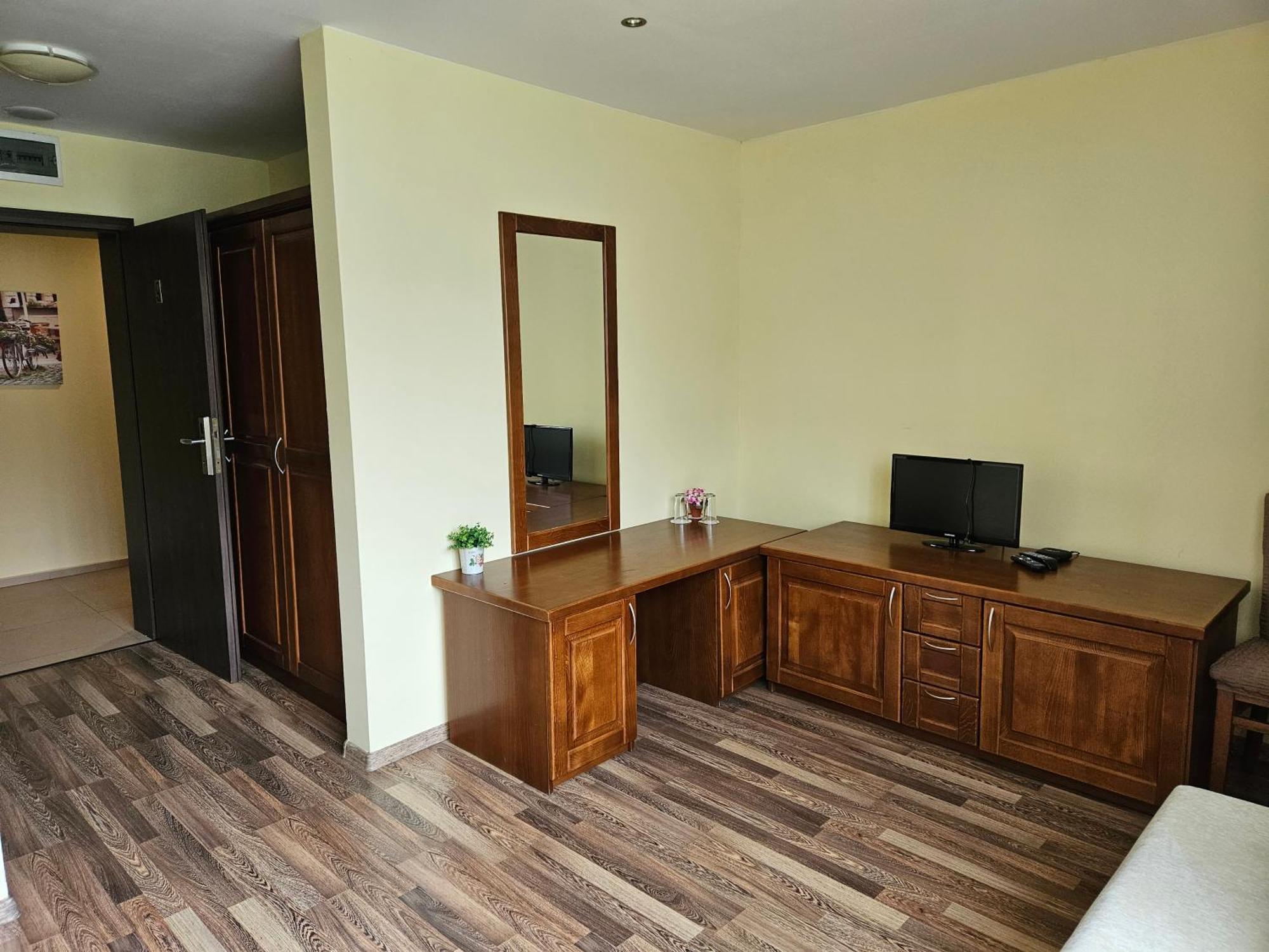 Family Hotel Komhotel Берковица Экстерьер фото