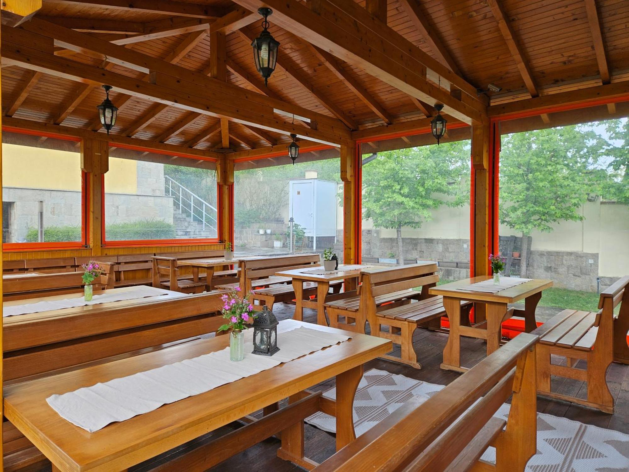 Family Hotel Komhotel Берковица Экстерьер фото