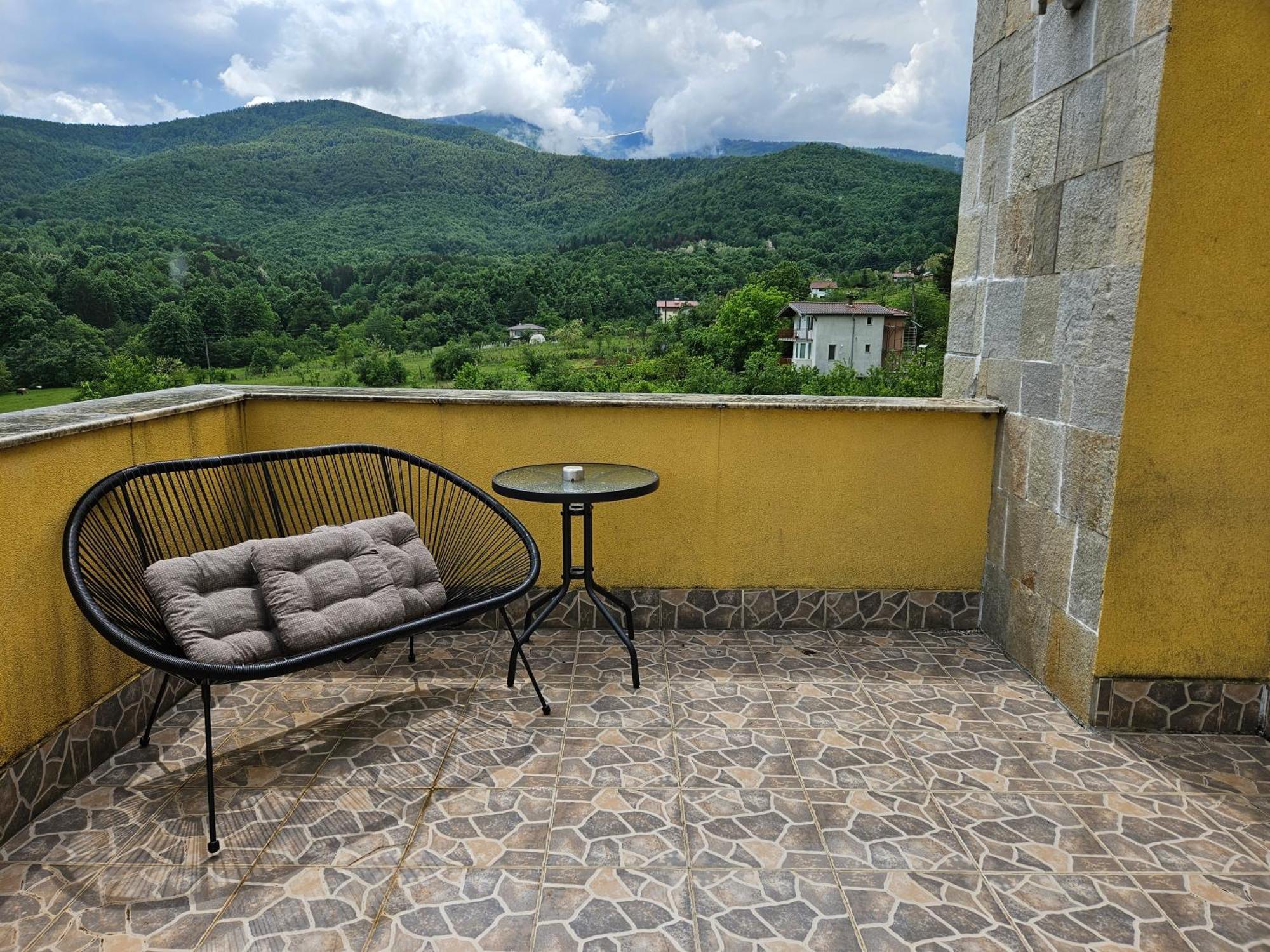 Family Hotel Komhotel Берковица Экстерьер фото