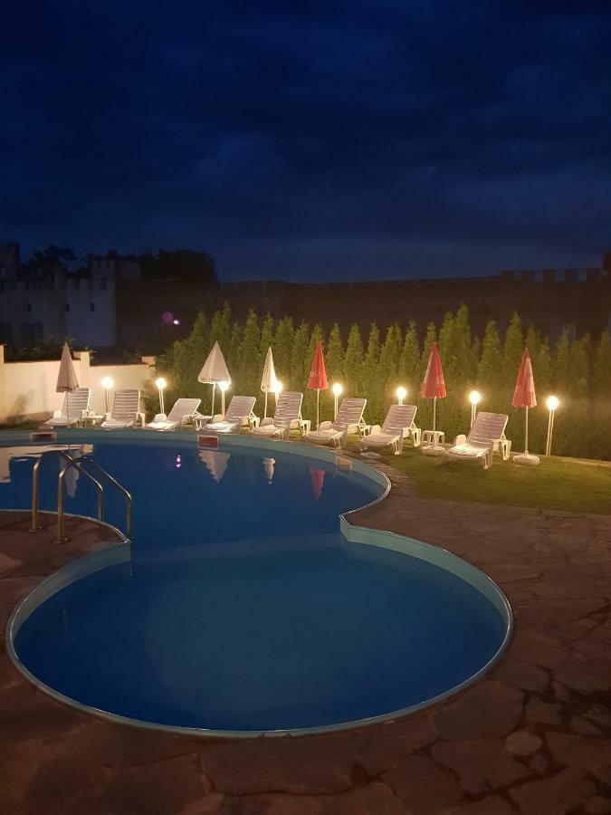 Family Hotel Komhotel Берковица Экстерьер фото